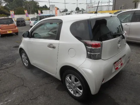 Toyota iQ
