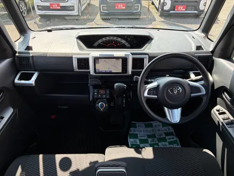 Toyota Pixis Mega
