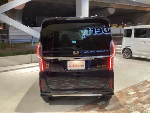 Honda N-BOX Custom