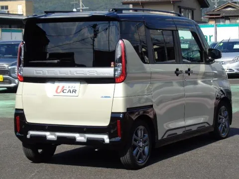 Mitsubishi Delica Mini