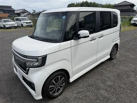 Honda N-BOX Custom