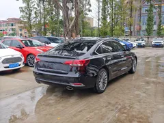 Zotye Z700