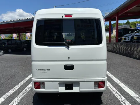 Mitsubishi Minicab Van
