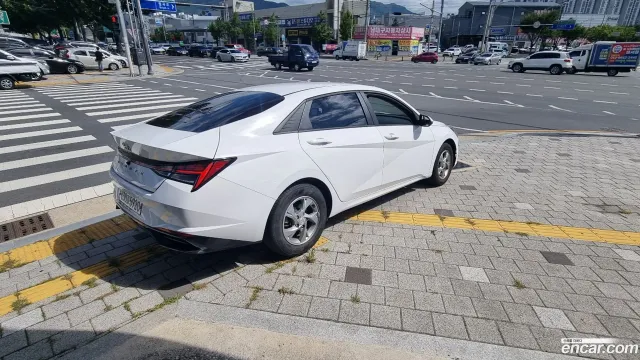 Hyundai Elantra (Avante)