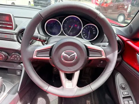 Mazda MX-5 (Roadster)