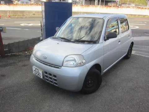 Daihatsu Esse