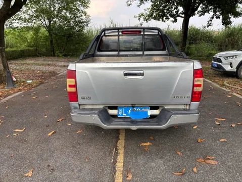 Isuzu RE-MAX