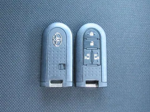 Toyota Pixis Mega