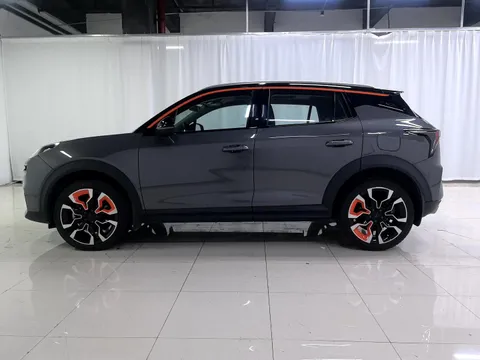 Lynk & Co Lynk & Co 06