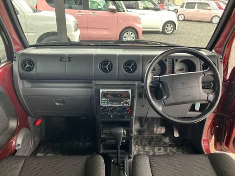 Daihatsu Naked