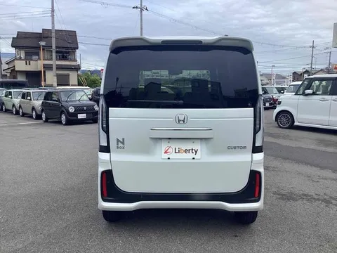 Honda N-BOX Custom