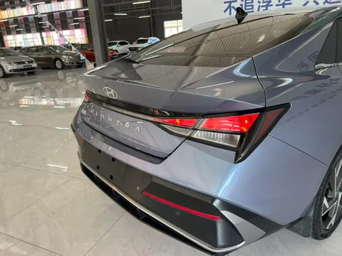 Hyundai Elantra (Avante)