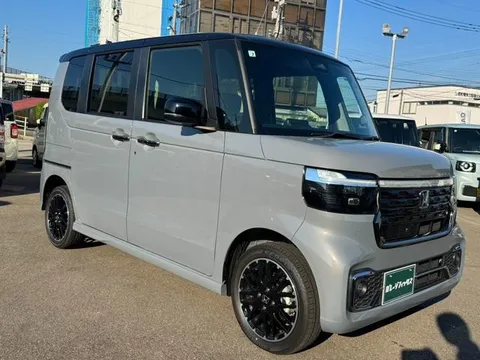 Honda N-BOX Custom