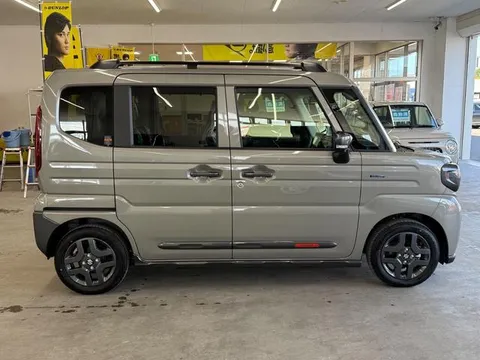 Suzuki Spacia Gear