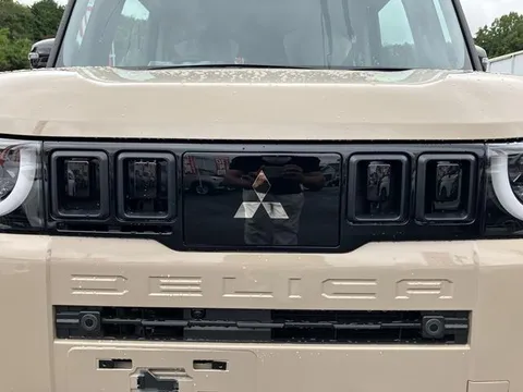Mitsubishi Delica Mini