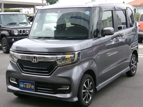 Honda N-BOX Custom