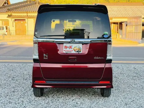 Honda N-BOX Custom