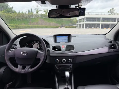 Renault SM3