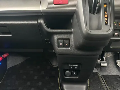 Suzuki Spacia Gear