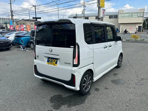 Honda N-BOX Custom