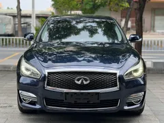 Infiniti Q70