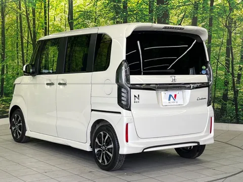 Honda N-BOX Custom