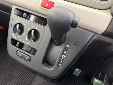 Daihatsu Mira Tocot