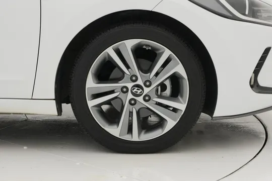 Hyundai Elantra (Avante)