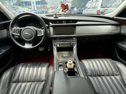 Jaguar XFL