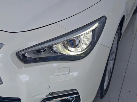Infiniti Q50L