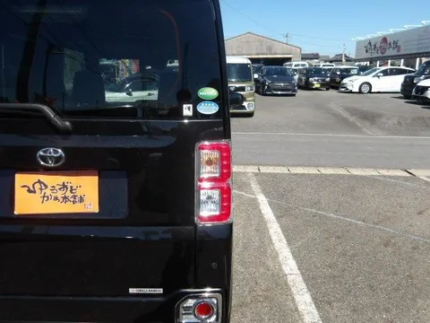 Toyota Pixis Mega