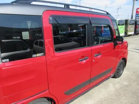 Suzuki Spacia Gear