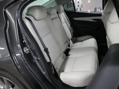 Mazda MAZDA3 Sedan