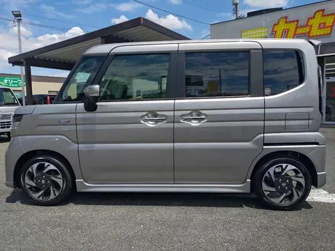 Suzuki Spacia Custom