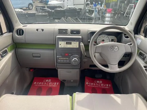 Toyota Pixis Space