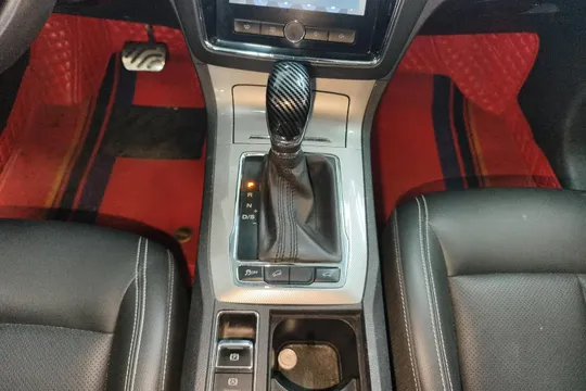 Roewe RX5