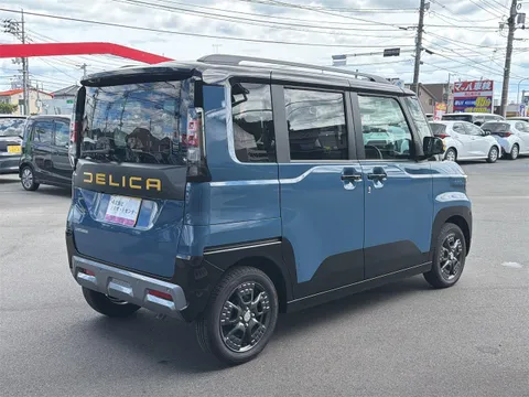 Mitsubishi Delica Mini