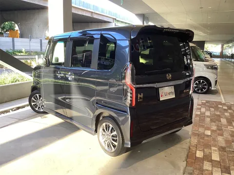 Honda N-BOX Custom