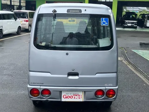 Mitsubishi Minicab Van