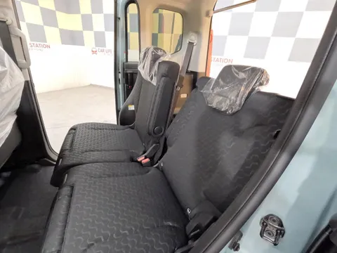 Suzuki Spacia Gear