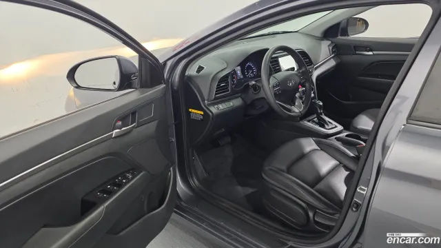 Hyundai Elantra (Avante)