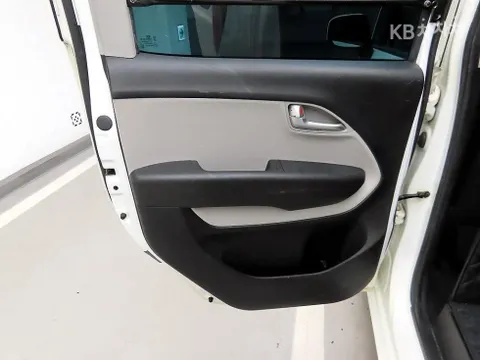 Kia Deluxe