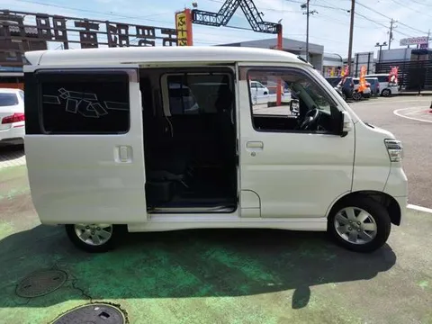 Daihatsu Atrai Wagon