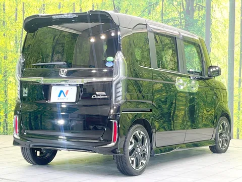 Honda N-BOX Custom