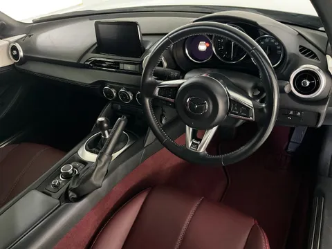 Mazda MX-5 (Roadster)