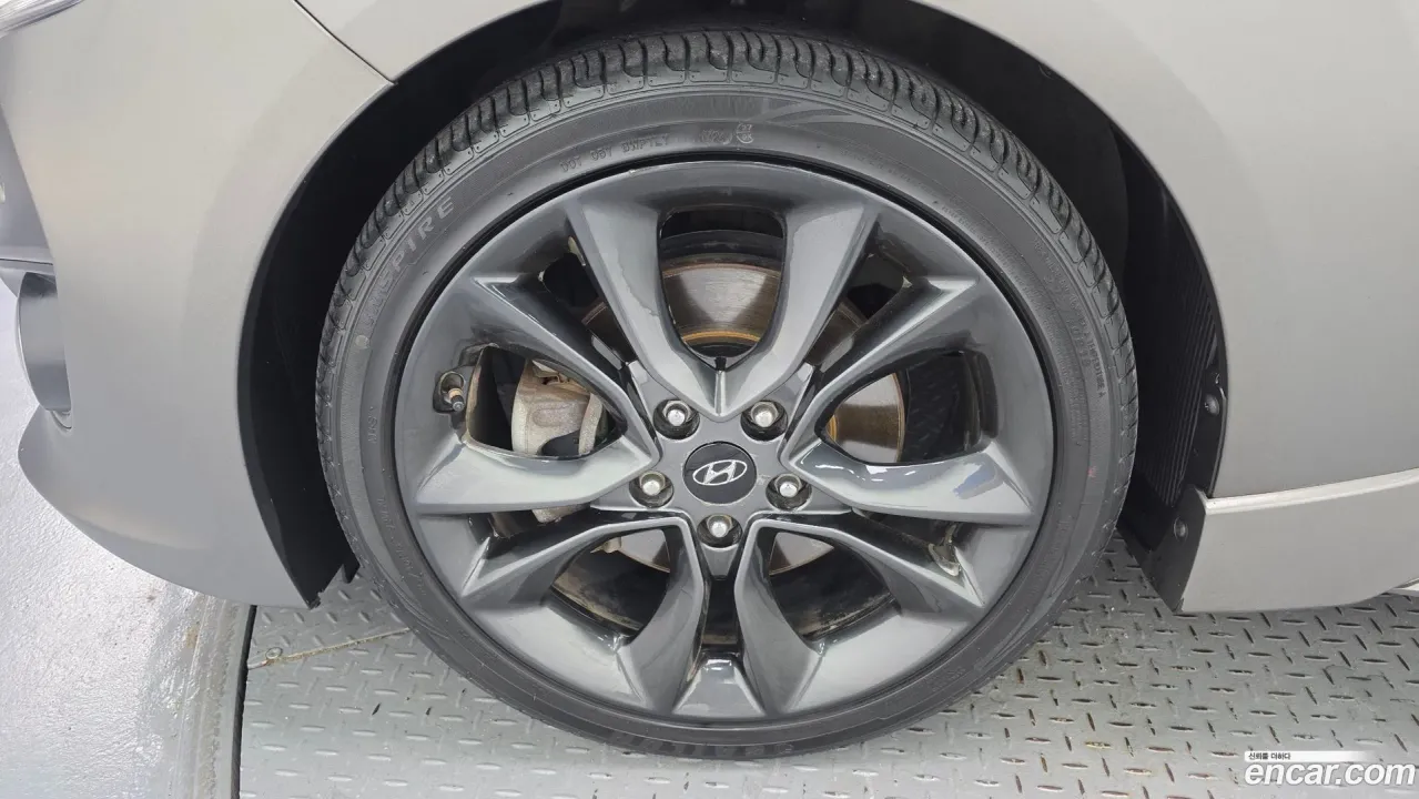 Hyundai Veloster