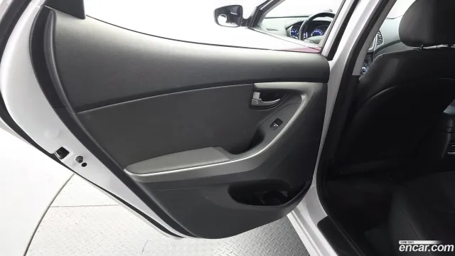 Hyundai Elantra (Avante)