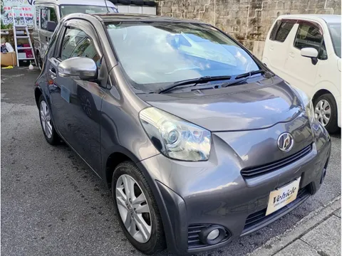 Toyota iQ