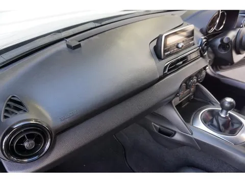 Mazda MX-5 (Roadster)