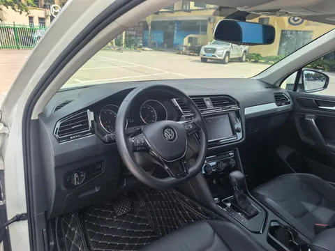 Volkswagen Tiguan L